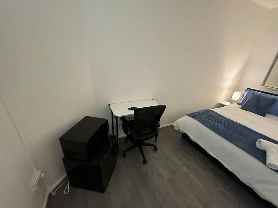 Small Cozy Private Bedroom Zone1 London Exterior foto
